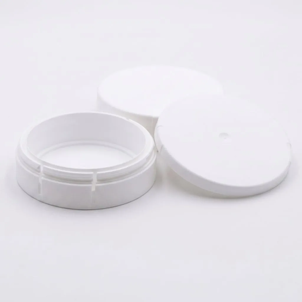 ISO 8317 certified child-resistant snus cans in black and white